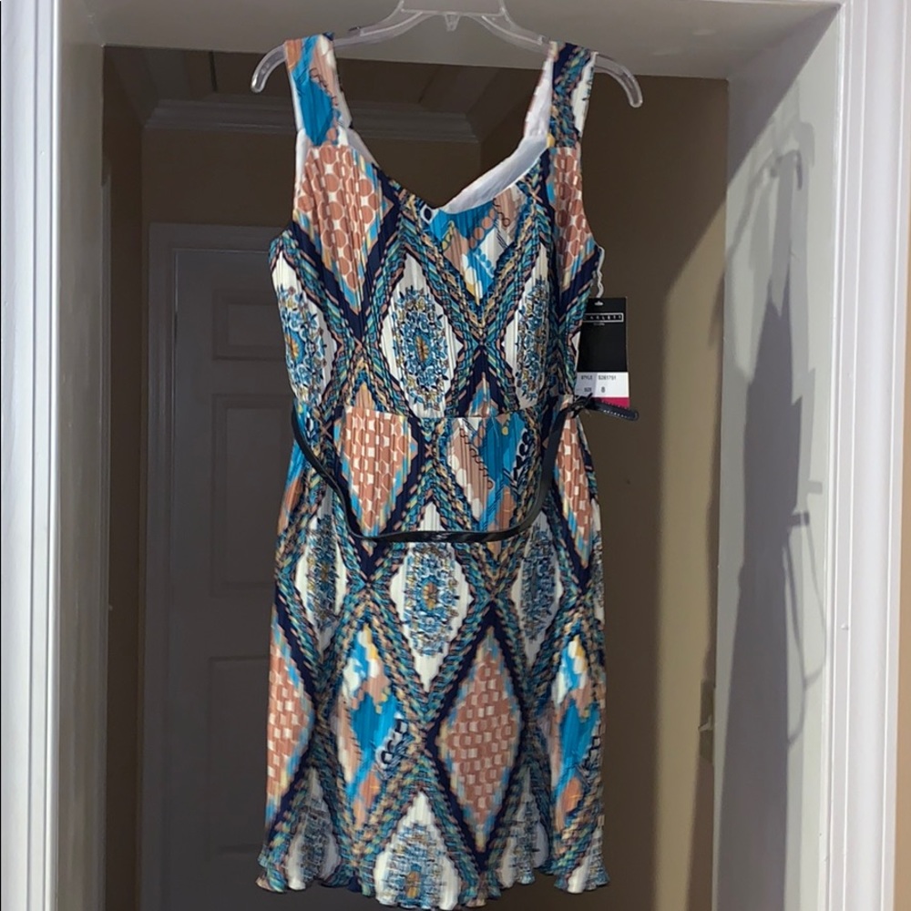 Ladies Scarlett dress..multi color..belt..NWT